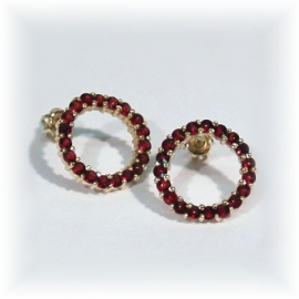 NÁUŠNICE NA ŠROUBEK ZLATÉ S ČESKÝMI GRANÁTY NS 02